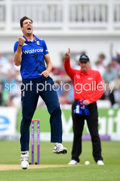 Steven Finn England v New Zealand 4th ODI Trent Bridge 2015