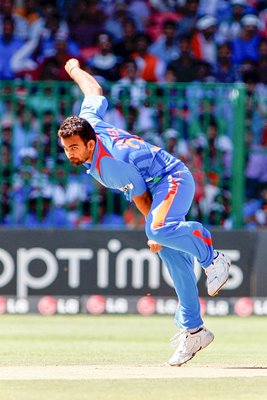 Zaheer Khan bowls Cricket World Cup 2011