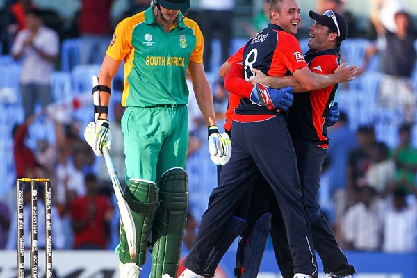 Stuart Broad & England celebrate Cricket World Cup 2011