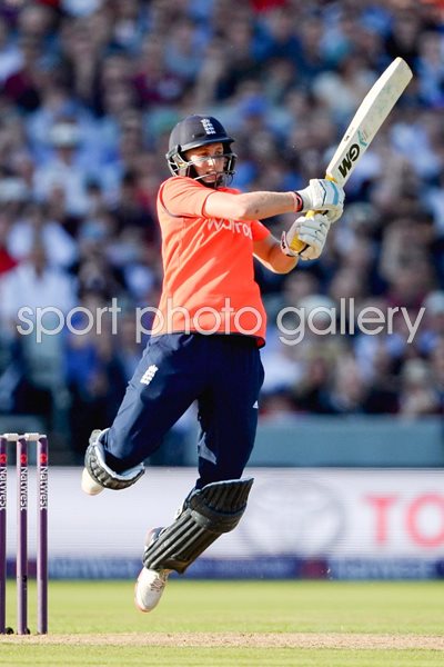 Joe Root England v New Zealand T20 Old Trafford 2015