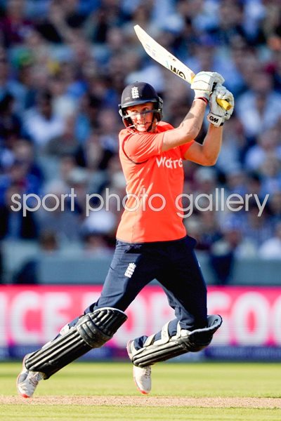 Joe Root England v New Zealand T20 Old Trafford 2015