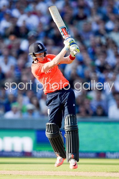 Sam Billings England v New Zealand T20 Old Trafford 2015