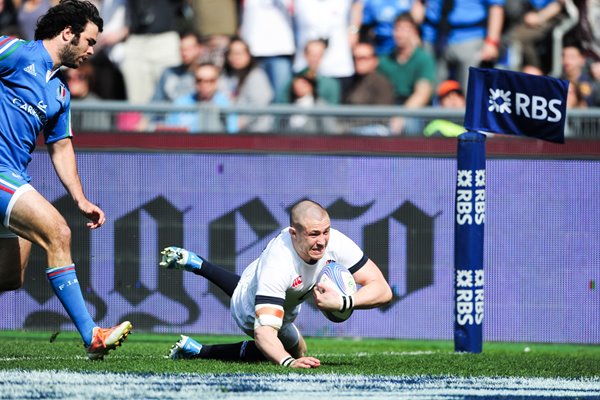 Mike Brown England scores v Italy Rome 6 Nations 2014