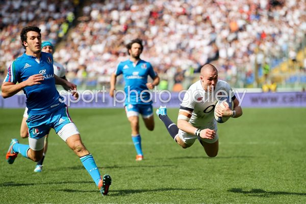 Mike Brown England scores v Italy Rome 6 Nations 2014