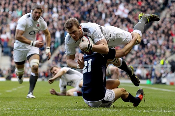 Tom Croft scores v Scotland 6 Nations 2011