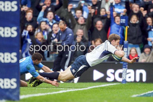 Nikki Walker Scotland scores Six Nations