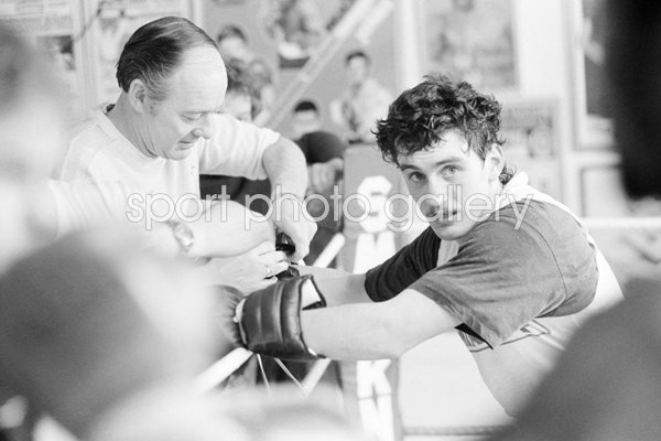 Barry McGuigan Gym Training 1985