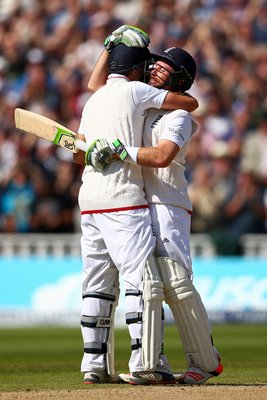 Ian Bell and Joe Root celebrate England win 3rd Ashes Test 2015