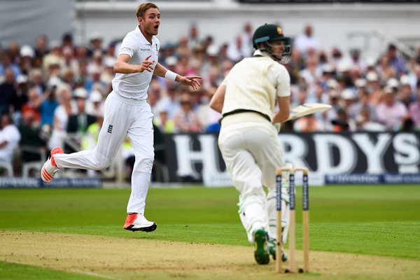 stuart broad reacts to Ben stokes catch trent bridge 2015