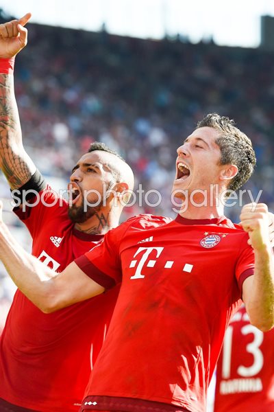 Robert Lewandowski Arturo Vidal Bayern Munich