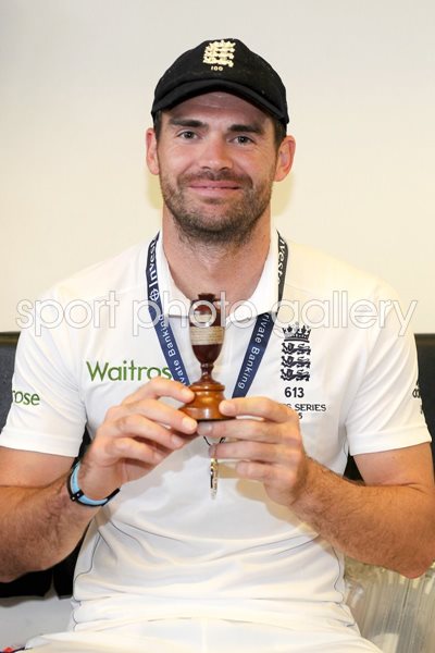  2015 James Anderson with Urn