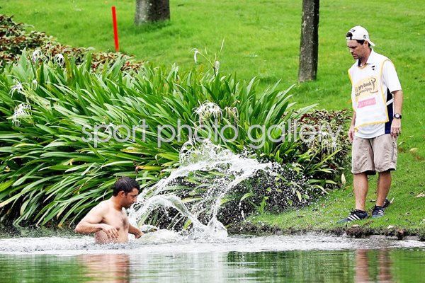 Pablo Larrazabal Malaysian Open Wasp trouble 2014