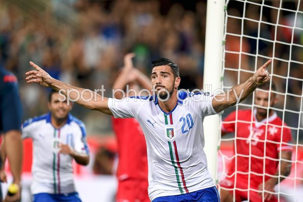 Graziano Pelle Italy celebrates