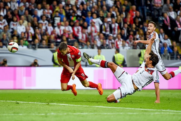 Robert Lewandowski Poland header v Germany