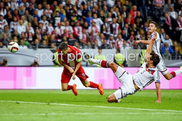 Robert Lewandowski Poland header v Germany
