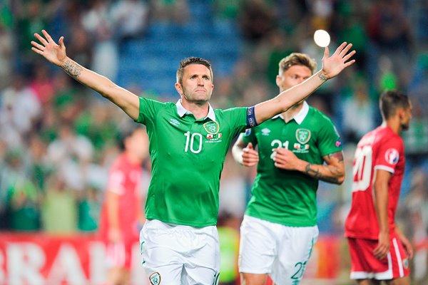 Robbie Keane celebration Republic of Ireland