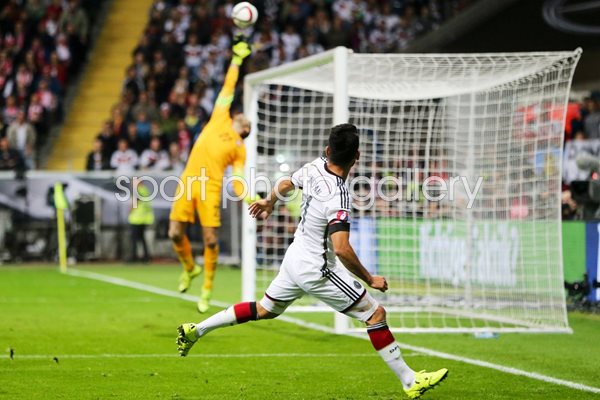 Ilkay Guendogan Germany v Fabianski Poland