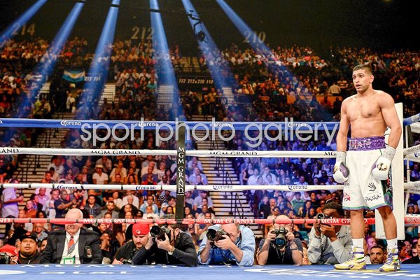 Amir Khan v Luis Collazo 2014