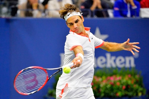  Roger Federer returns a forehand 2015 US Open