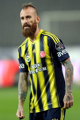 Raul Meireles Besiktas v Fenerbahce  2014