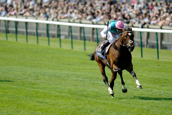 Frankel wins 2000 Guineas Newmarket 2011