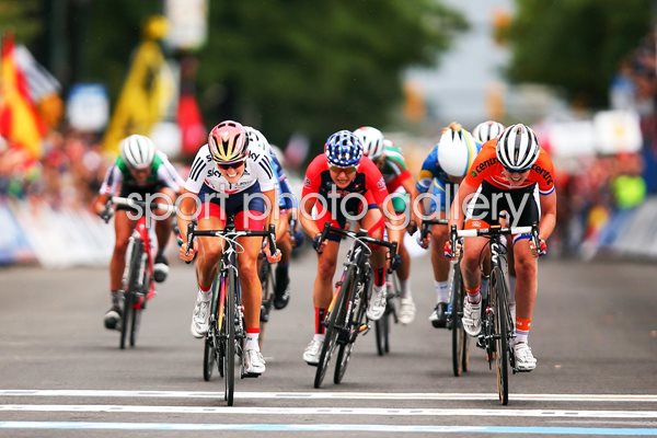  Elizabeth Armitstead Great Britain Road Race finish 