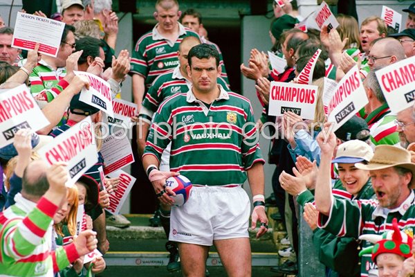 Martin Johnson Leicester Tigers leads his team out
