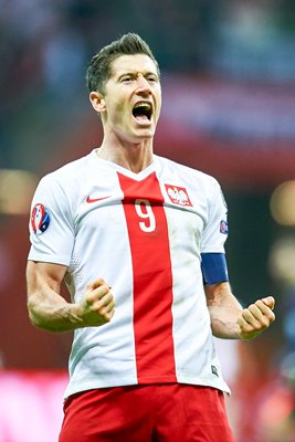 Robert Lewandowski Poland celebrates qualifying to EURO 2016 