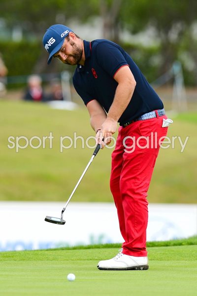 Andy Sullivan putts on the 8th green Portugal Masters