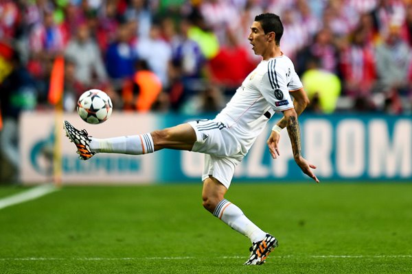 Angel Di Maria ReL Madrid controls the ball