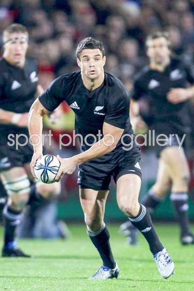 Dan Carter stars in New Zealand win v Wales 