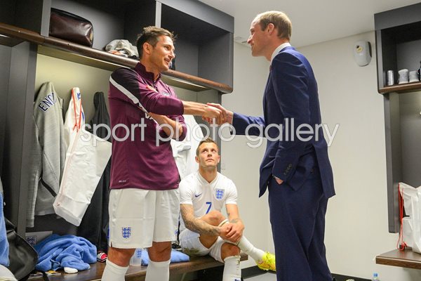  Prince William speaks to Frank Lampard and Jack Wilshere