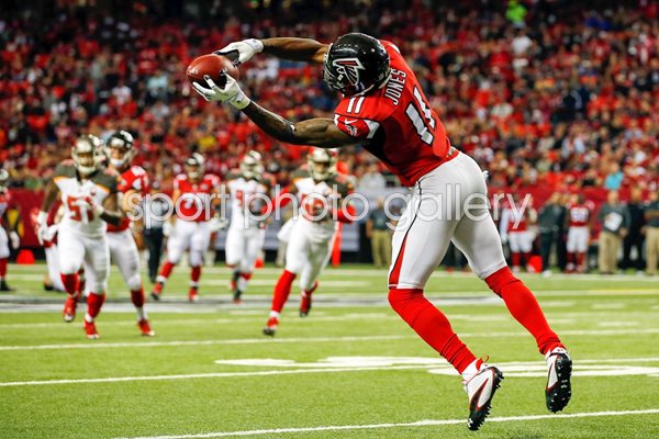 Julio Jones Atlanta Falcons makes a catch