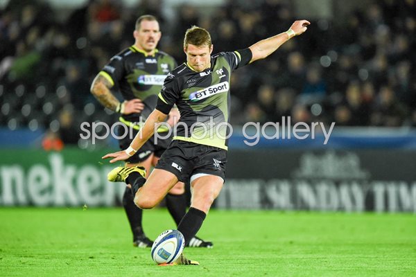 Dan Biggar Ospreys v Exeter Chiefs Champions Cup 2015