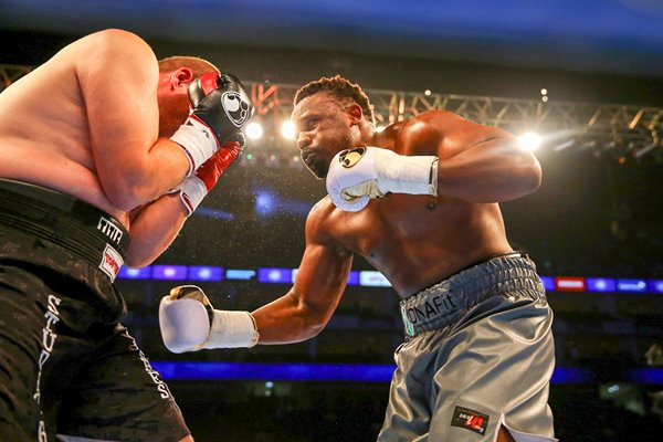 Dereck Chisora v Jacov Gospic London 2015