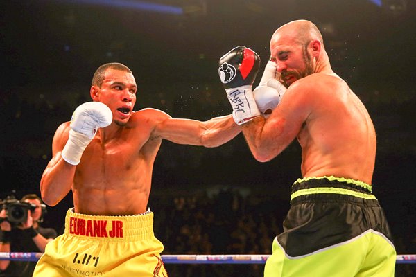 Chris Eubank Jr beats Gary O'Sullivan London 2015