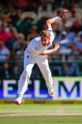 Stuart Broad England bowls v South Africa Cape Town 2016