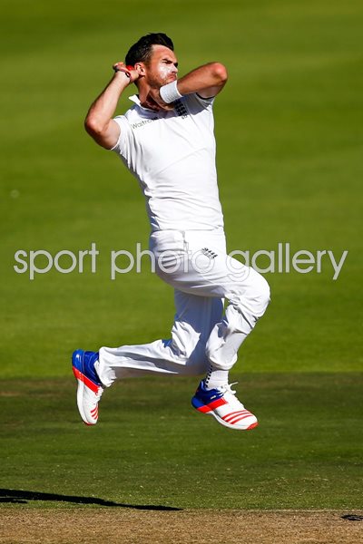James Anderson England bowls v South Africa 2016
