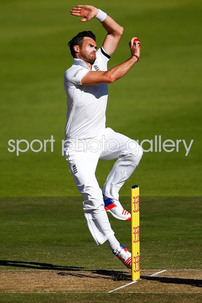 James Anderson England bowls v South Africa 2016