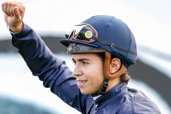 Mickael Barzalona wins 2011 Derby