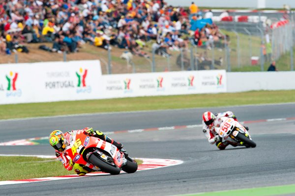 Valentino Rossi leads Marco Simoncelli 2011