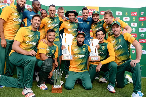 South Africa celebrate winning KFC T20 International