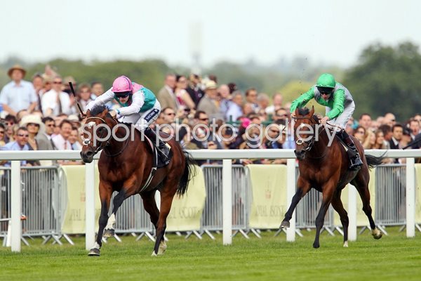 Frankel wins at Royal Ascot 2011
