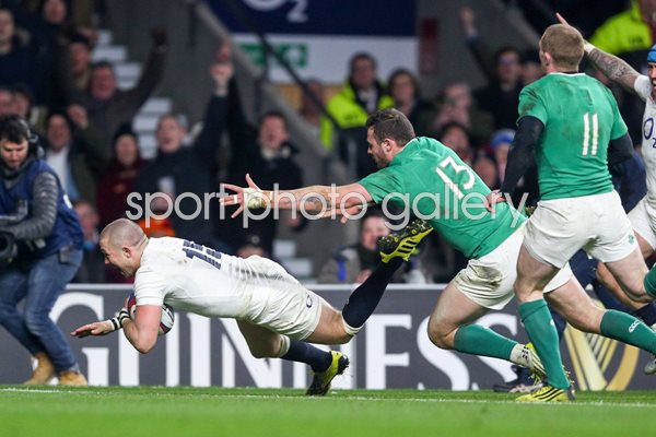 Mike Brown England scores v Ireland Twickenham 6 Nations 2016