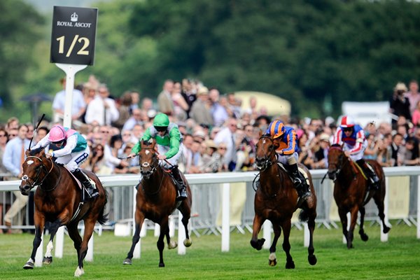 Frankel wins at Royal Ascot 2011