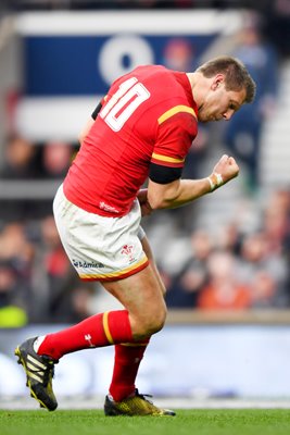 Dan Biggar Wales scores v England Six Nations 2016