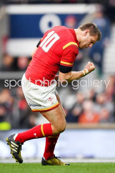 Dan Biggar Wales scores v England Six Nations 2016