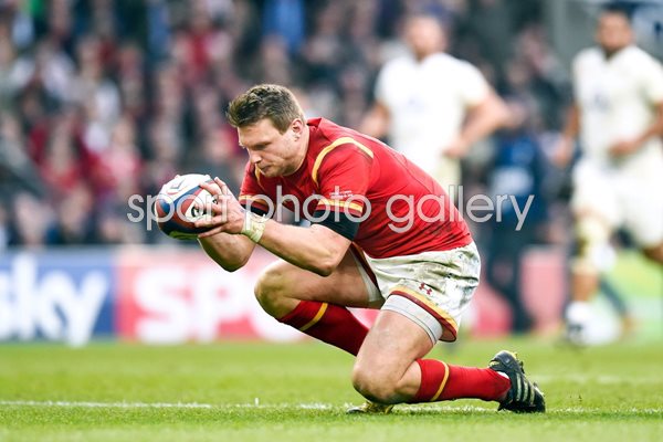 Dan Biggar Wales scores v England Six Nations 2016