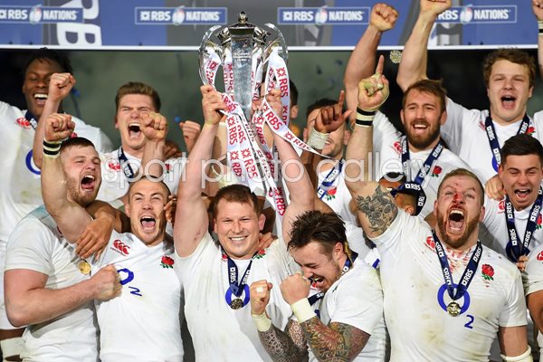 England celebrate Grand Slam win Paris 2016