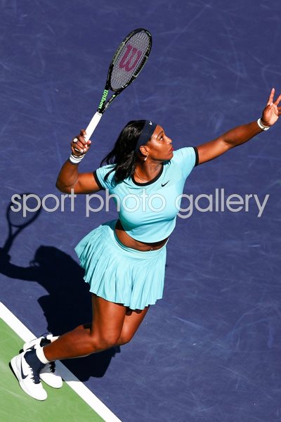 Serena Williams of USA serves 2016 BNP Paribas Open